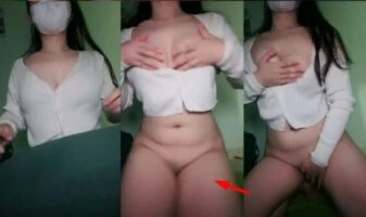 Dedek Lunaa Uting Pink Bugil Omek