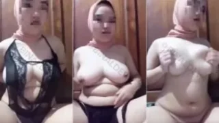 Cewek Jilbab Pink Sange Dewi Omek Ngangkang