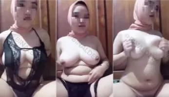 Cewek Jilbab Pink Sange Dewi Omek Ngangkang