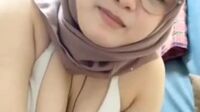Gadis Cakep Jilbab Pamer Toket