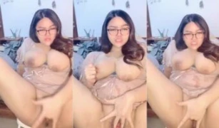 Araa Toge Omek Mendesah Keenakan Cubit Uting