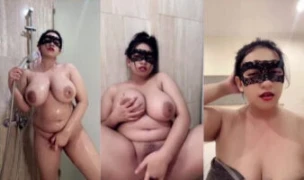 Mandi Omek Bareng Manda Tobrut Gemoy